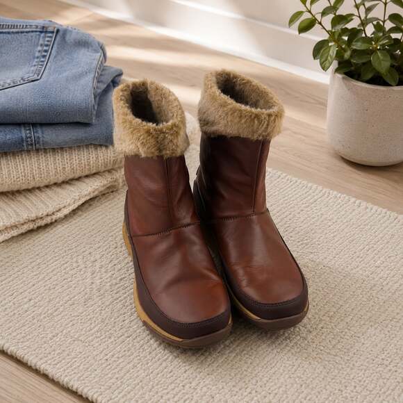 Chaco Shoes - Chaco Borealis Mid Waterproof Leather Winter Boots Brown Faux Fur Womens 9